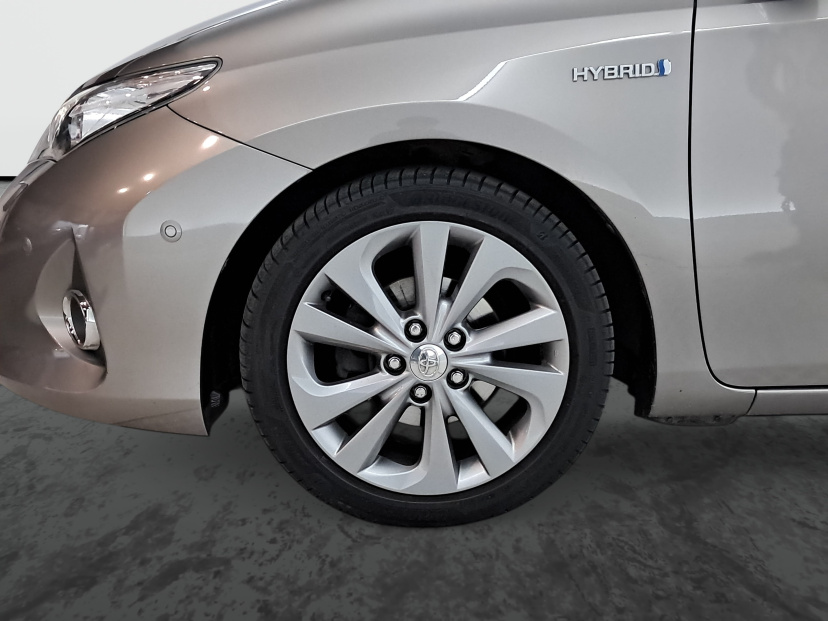 Toyota Auris, 2013