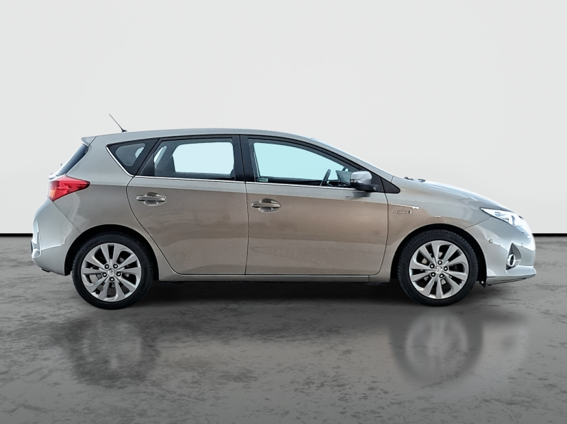 Toyota Auris, 2013