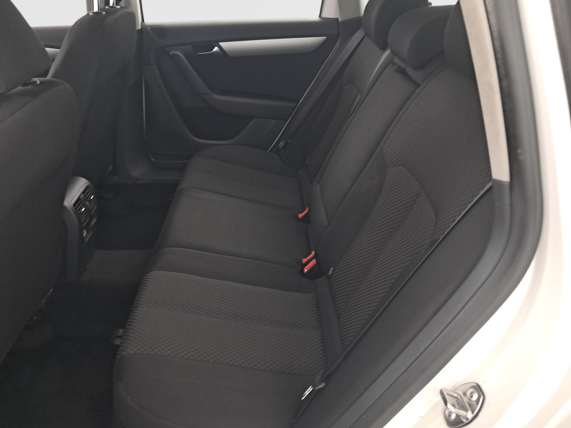 Volkswagen Passat, 2011
