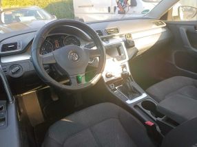 Volkswagen Passat - 2011