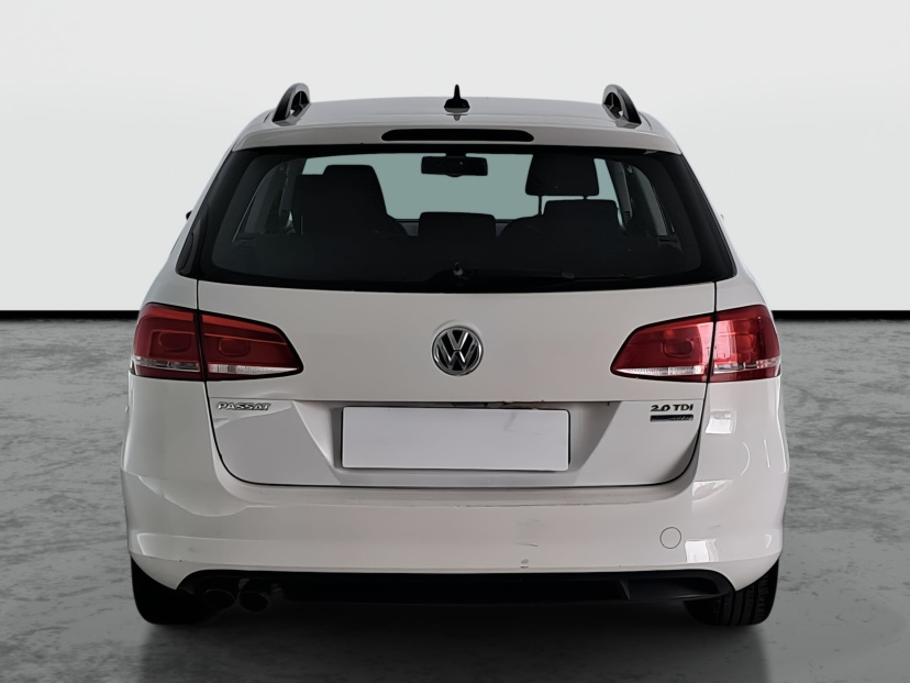 Volkswagen Passat, 2011