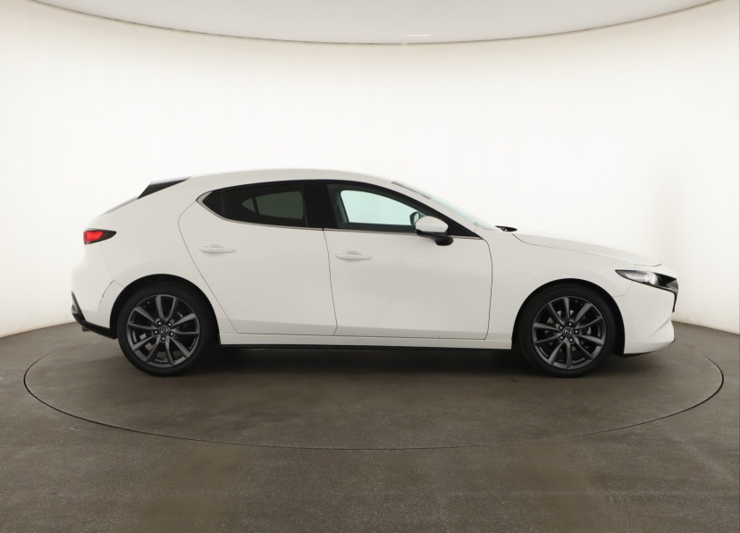 Mazda 3, 2020