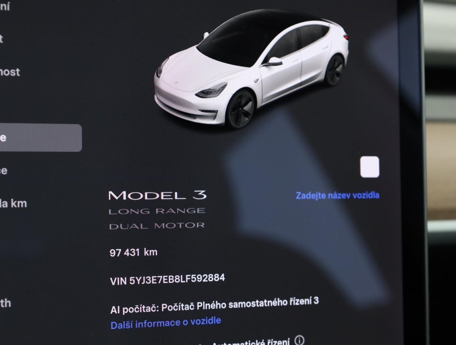 Tesla Model 3 Long Range AWD – fotografie 15