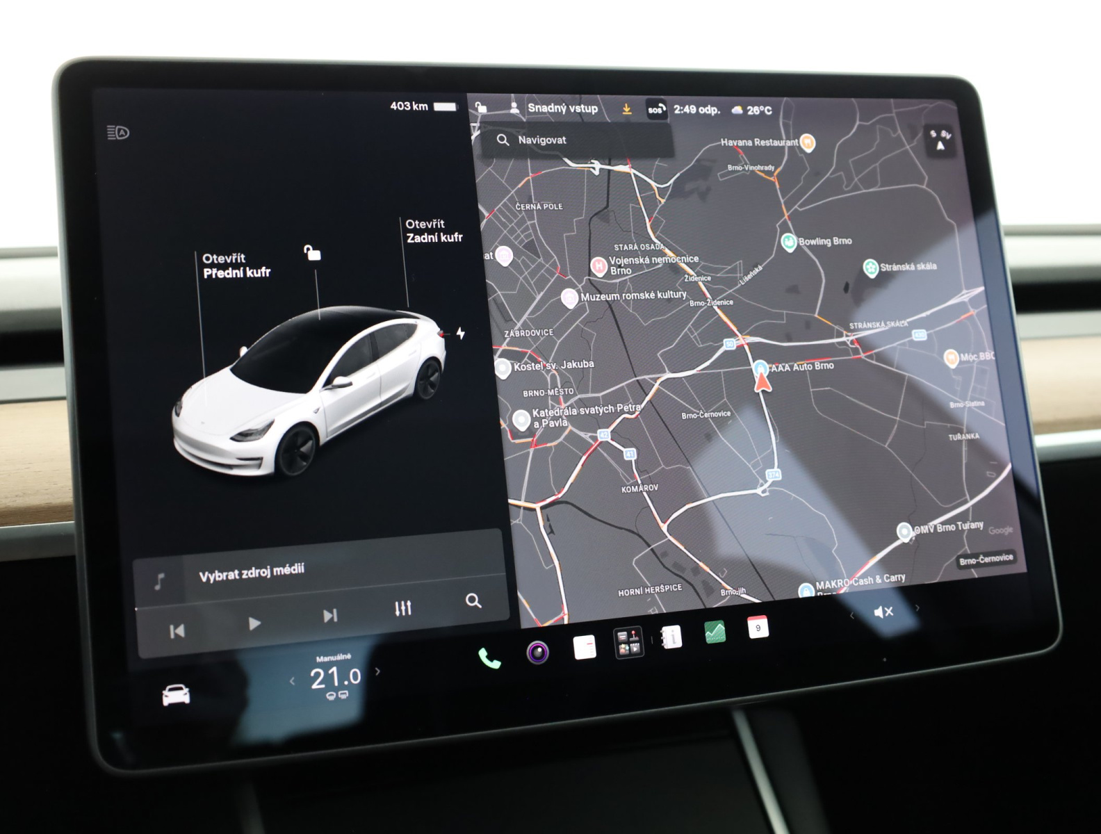 Tesla Model 3 Long Range AWD – fotografie 16