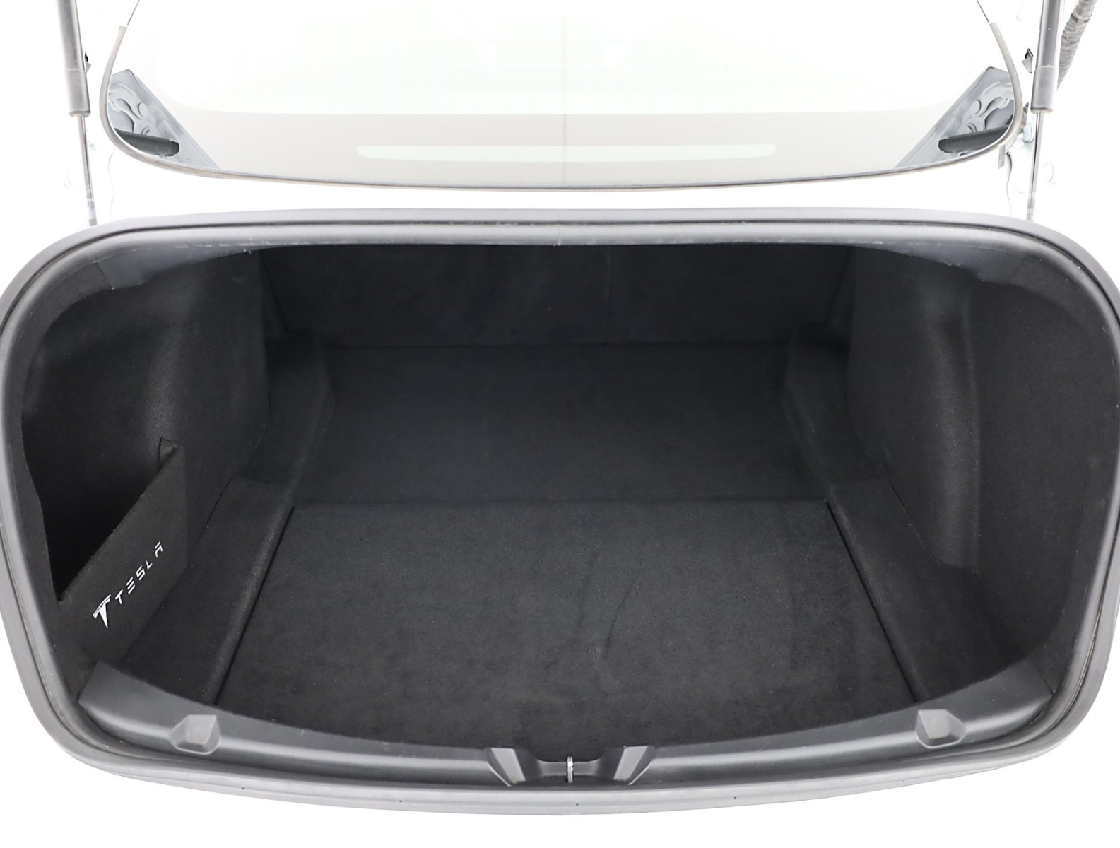 Tesla Model 3 Long Range AWD – fotografie 25