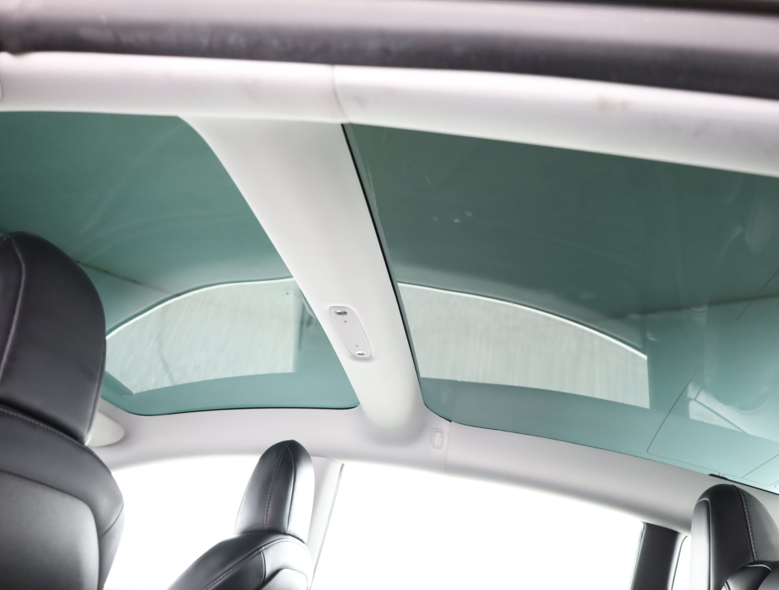 Tesla Model 3 Long Range AWD – fotografie 26