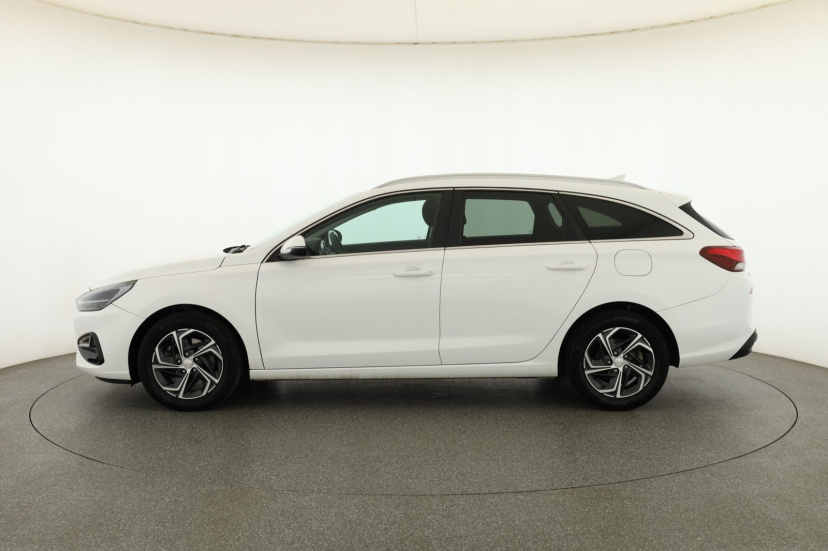Hyundai i30, 2022
