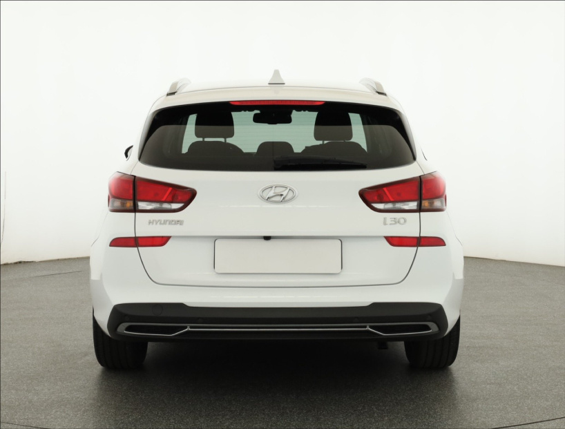 Hyundai i30, 2022