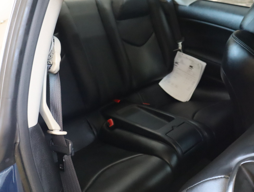 Infiniti G, 2010