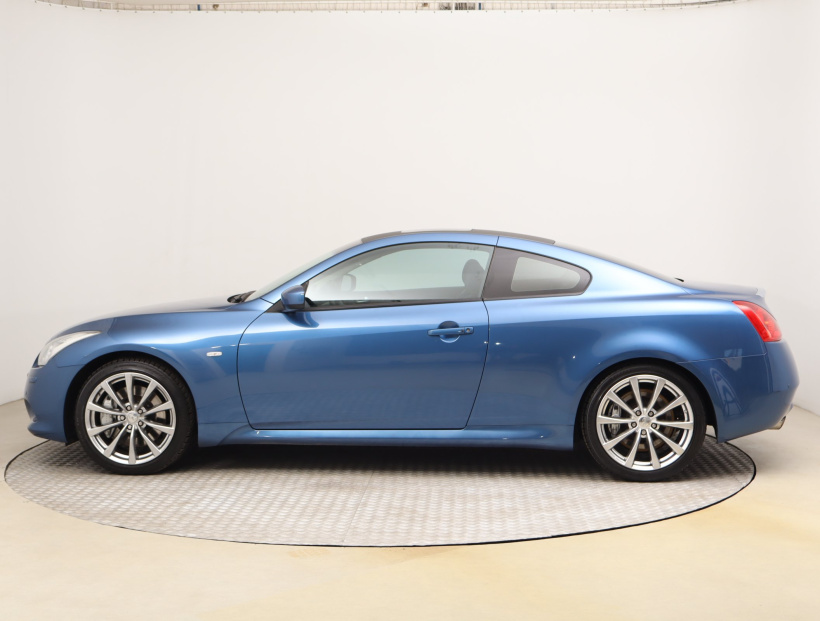 Infiniti G, 2010