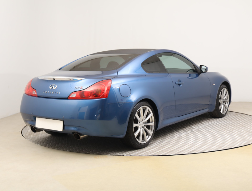 Infiniti G, 2010