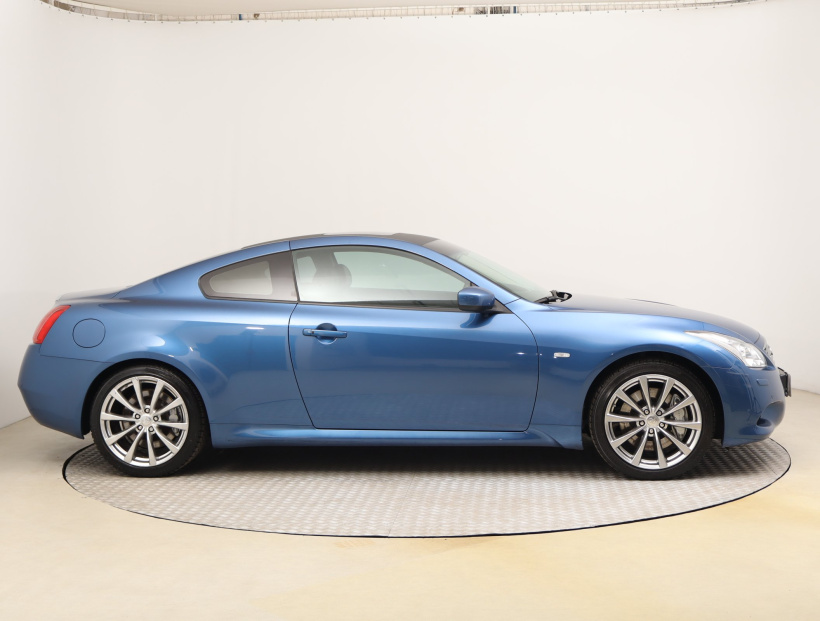 Infiniti G, 2010