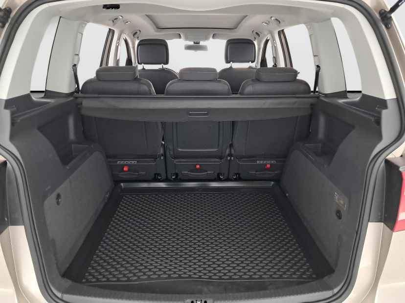 Volkswagen Touran, 2012