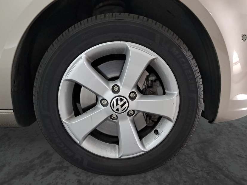 Volkswagen Touran, 2012