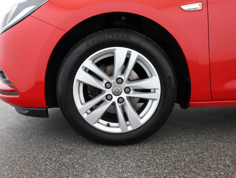 Opel Astra, 2018