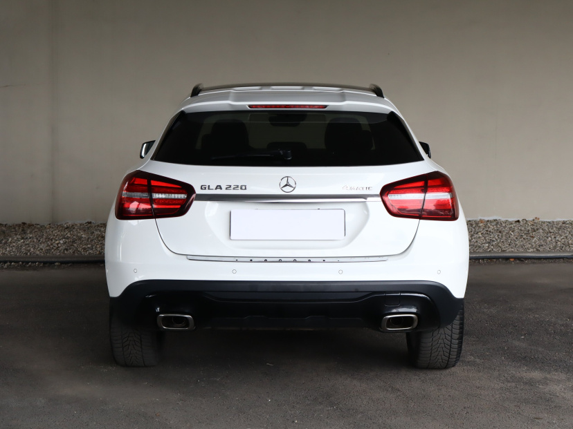 Mercedes-Benz GLA, 2018