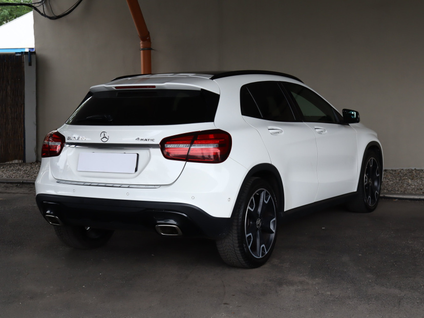 Mercedes-Benz GLA, 2018