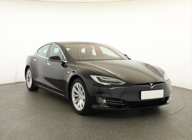Tesla Model S 2018