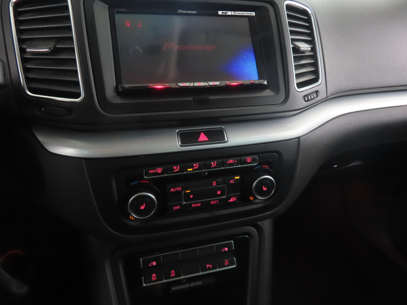 Volkswagen Sharan, 2011