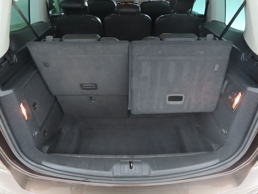 Volkswagen Sharan, 2011