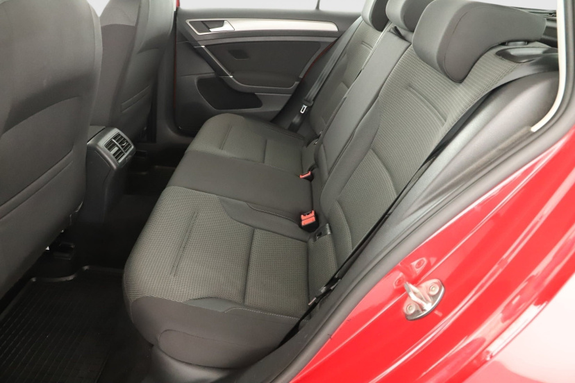 Volkswagen Golf, 2015
