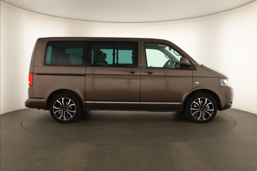 Volkswagen Multivan, 2013