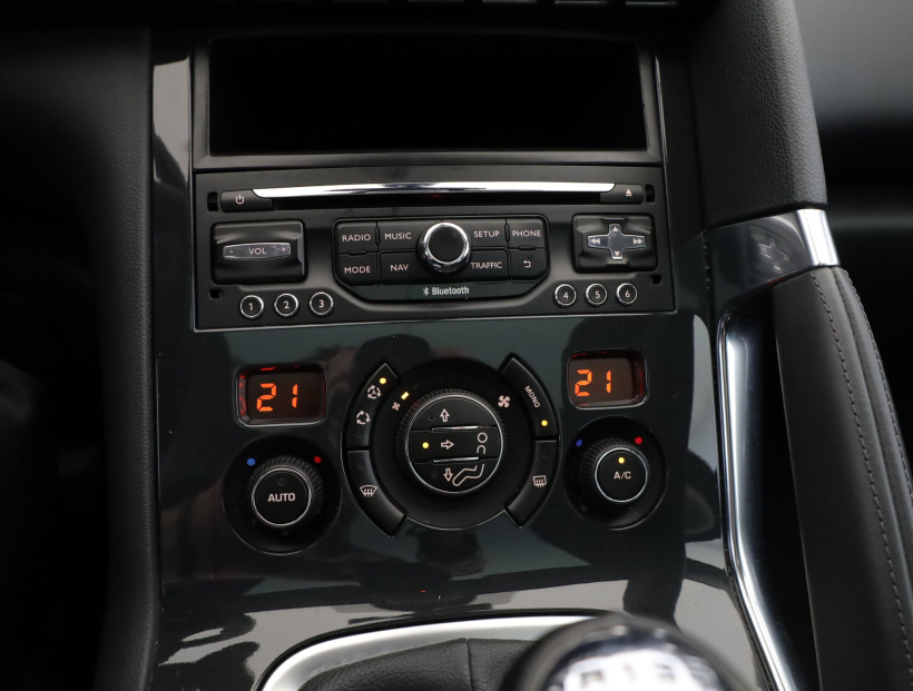 Peugeot 3008, 2015