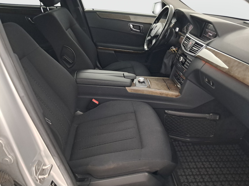 Mercedes-Benz E, 2009