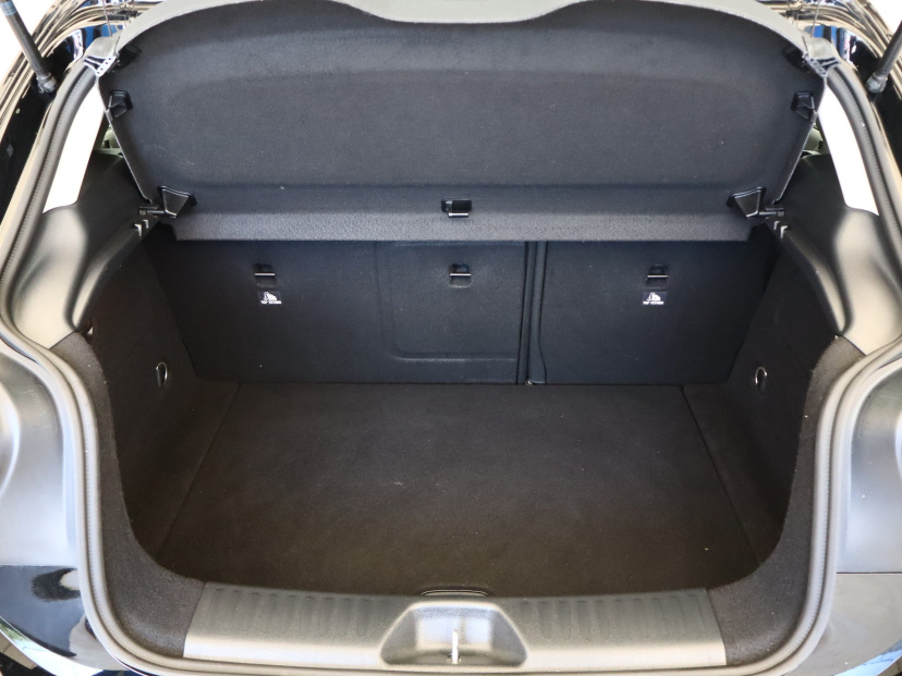 Mercedes-Benz A, 2016