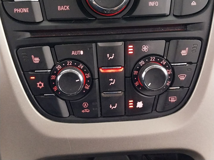 Opel Astra, 2010