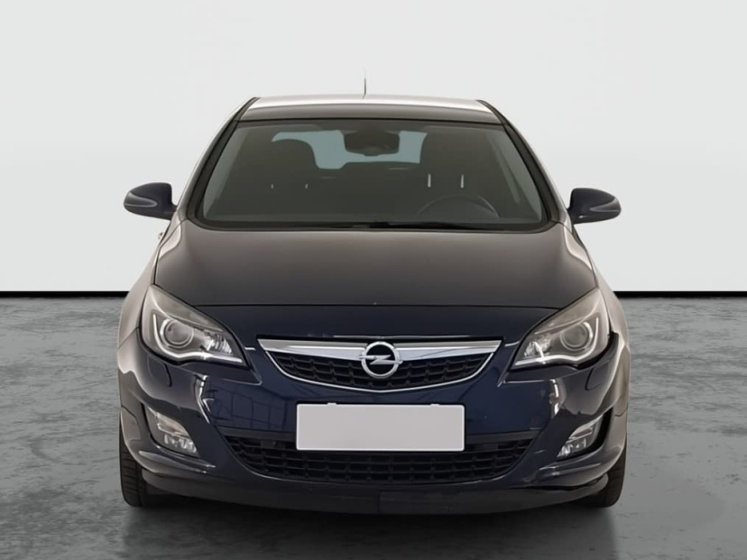 Opel Astra, 2010
