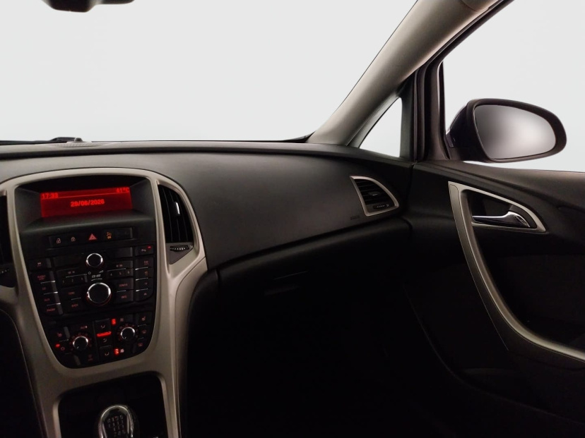 Opel Astra, 2010