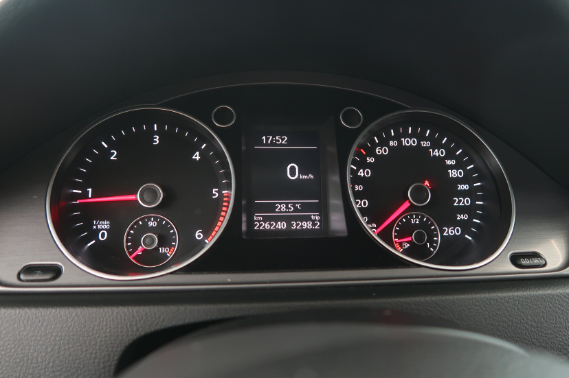 Volkswagen Passat, 2011