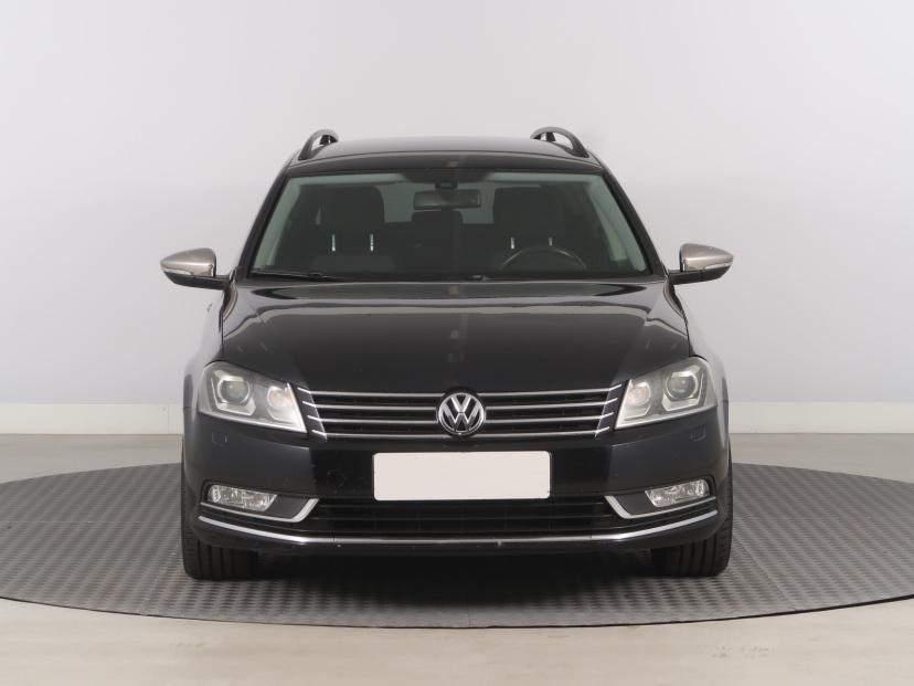 Volkswagen Passat, 2011