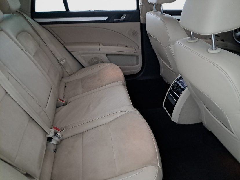 Škoda Superb, 2012
