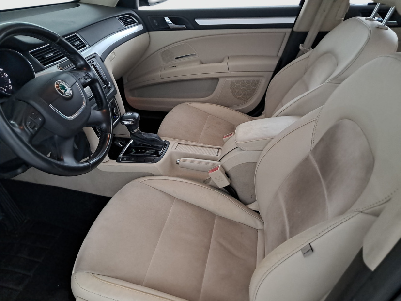 Škoda Superb, 2012