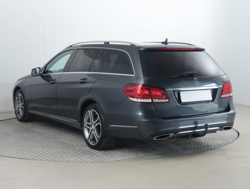 Mercedes-Benz E, 2013