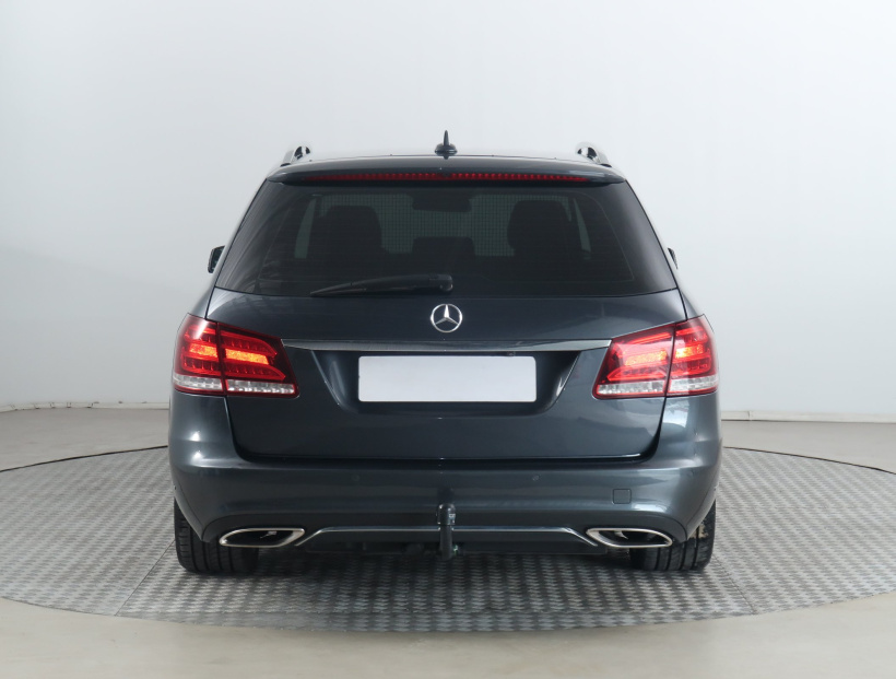 Mercedes-Benz E, 2013