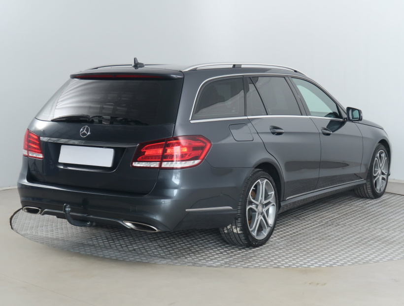 Mercedes-Benz E, 2013