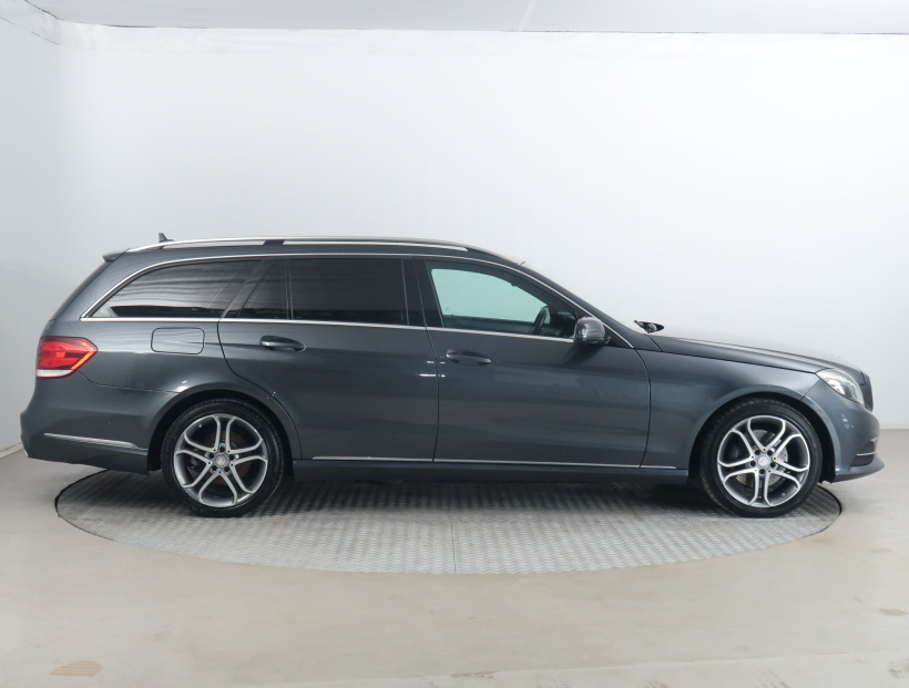 Mercedes-Benz E, 2013
