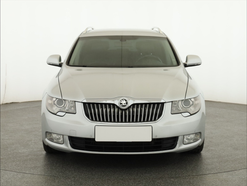 Škoda Superb, 2011