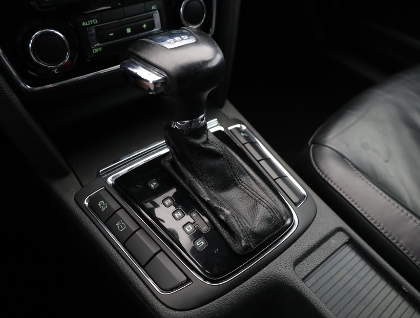 Škoda Superb, 2011