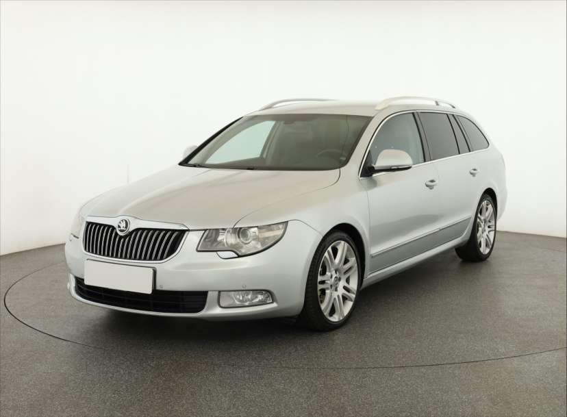 Škoda Superb, 2011