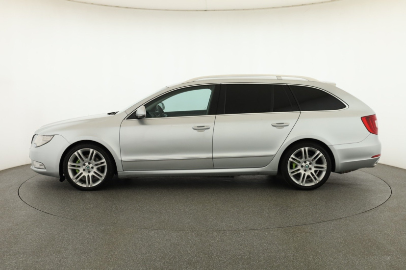 Škoda Superb, 2011