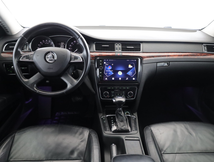Škoda Superb, 2011