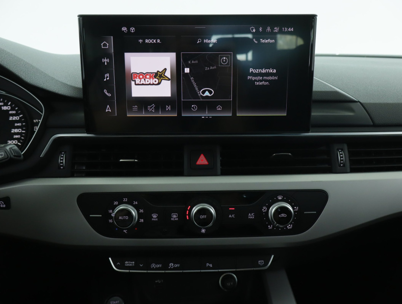 Audi A4, 2021