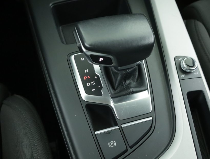 Audi A4, 2021