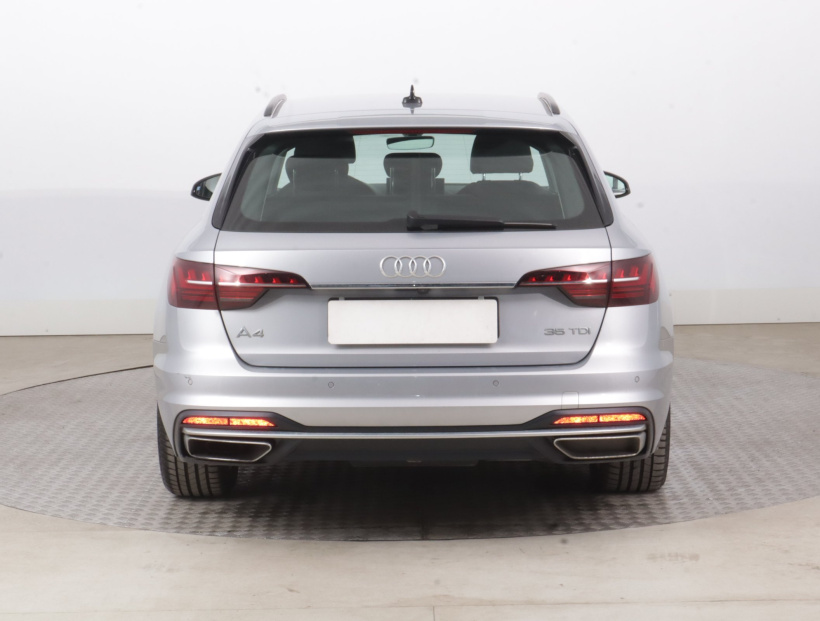 Audi A4, 2021