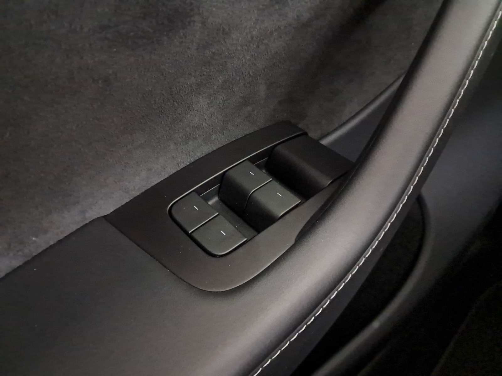 Tesla Model Y Long Range AWD – fotografie 29