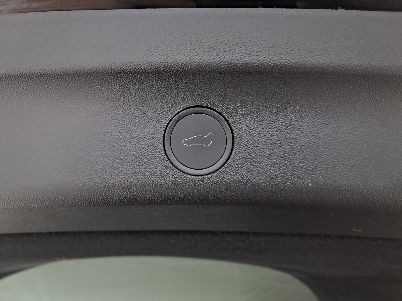 Tesla Model Y - 2023